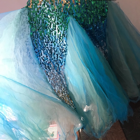 Prom dress - Picture 3 of 4